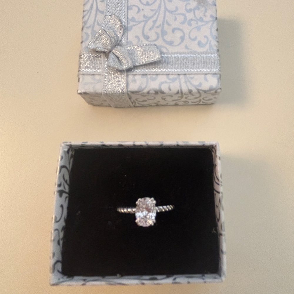 Elegant Silver Ring with Clear Stone Sterling Silver 925